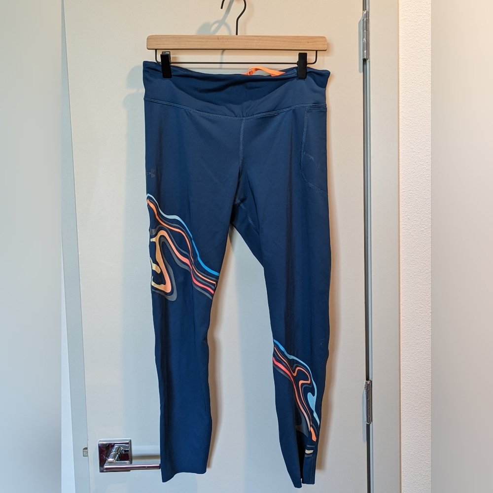 Under Armour capri work out leggings large 💙💛🧡